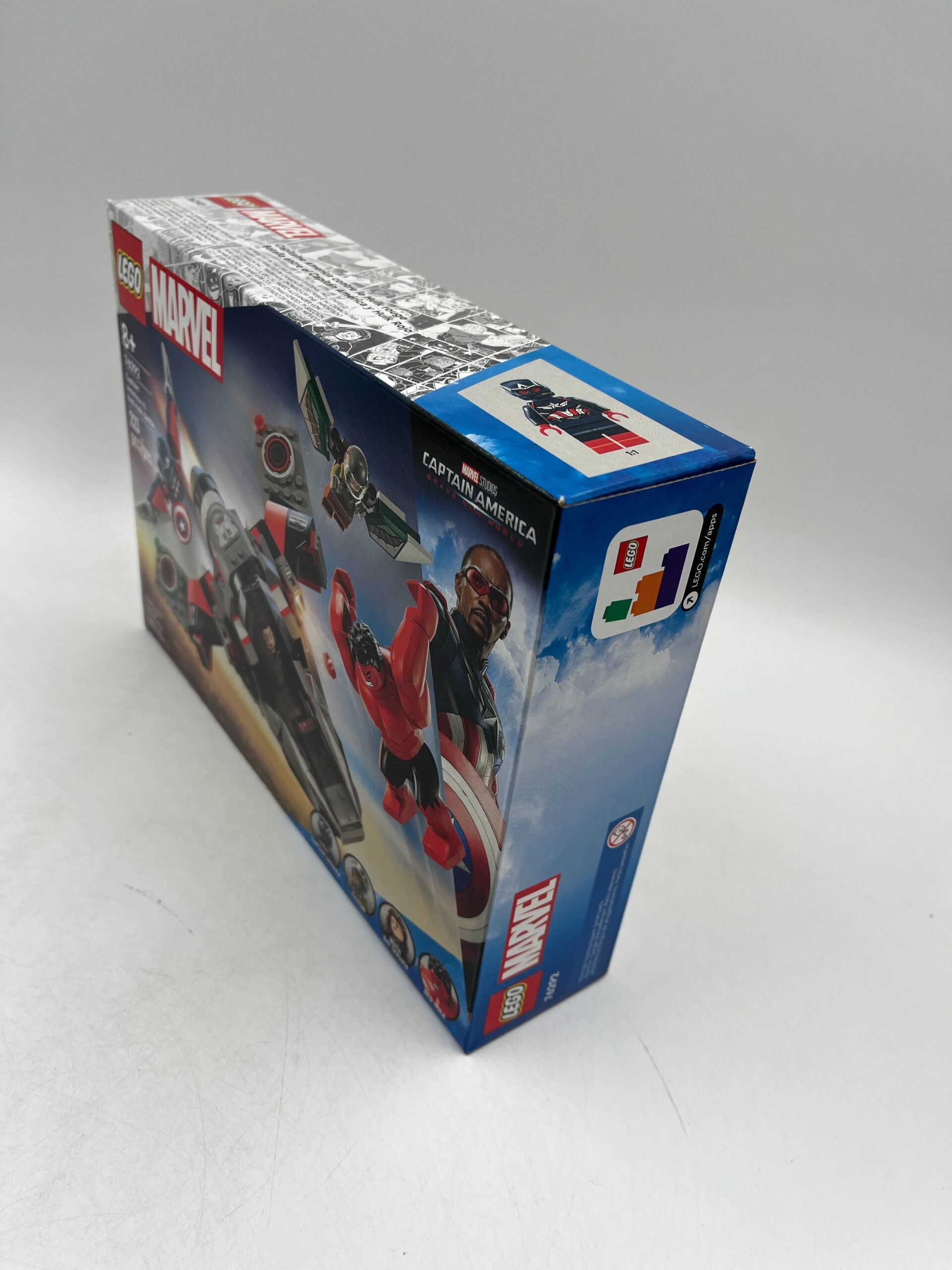 LEGO MARVEL Captain America VS Red Hulk Battle Set - Image 4